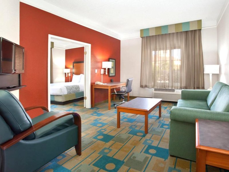 ラ キンタ イン&スイーツ バイ ウィンダム デンバー ボルダー ルイスビル (La Quinta Inn & Suites by Wyndham Denver Boulder-Louisville)の写真
