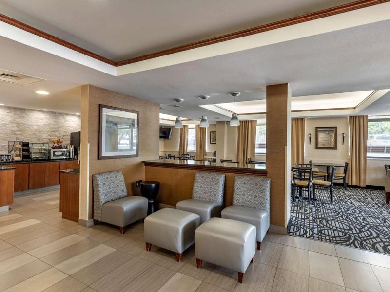 ベストウェスタン プラス ルイスビル イン アンド スイーツ (Best Western Plus Louisville Inn and Suites)の写真