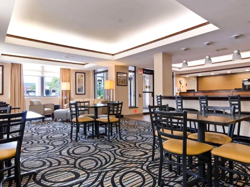 ベストウェスタン プラス ルイスビル イン アンド スイーツ (Best Western Plus Louisville Inn and Suites)の写真