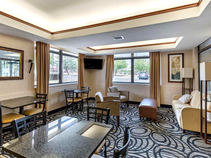 ベストウェスタン プラス ルイスビル イン アンド スイーツ (Best Western Plus Louisville Inn and Suites)の写真