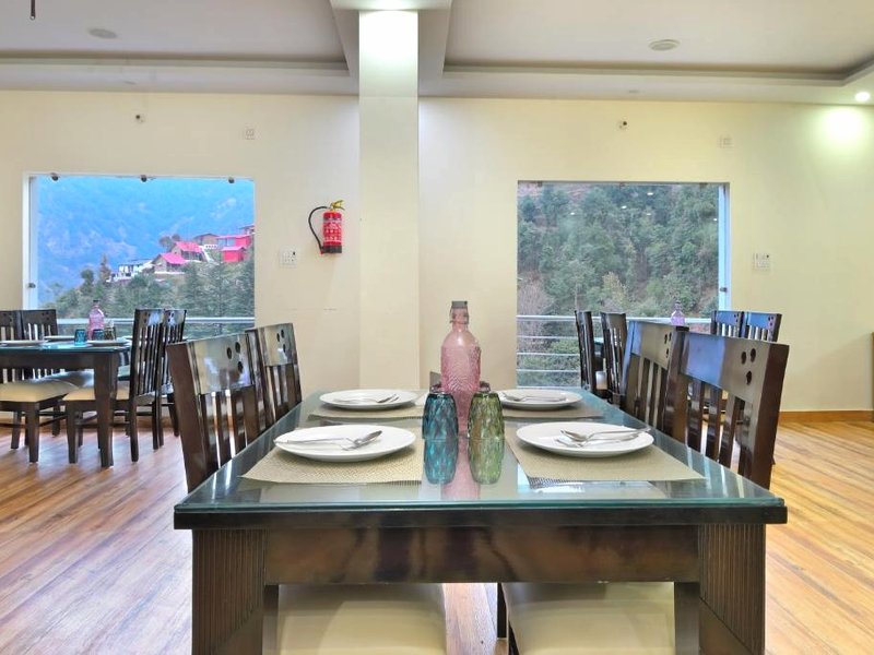 Dhanolti View By LA Riqueza - View of Valleys & Mountains - Near to Eco Park (LA Riqueza Dhanolti View # Most Favourite Hotel of Tourists # Mountain View Rooms # Near to Eco Park)の写真