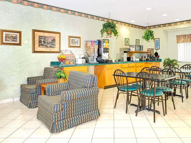 Super 8 By Wyndham Pontoon Beach Il/St. Louis Mo Areaの写真