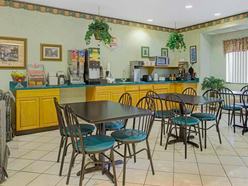 Super 8 By Wyndham Pontoon Beach Il/St. Louis Mo Areaの写真