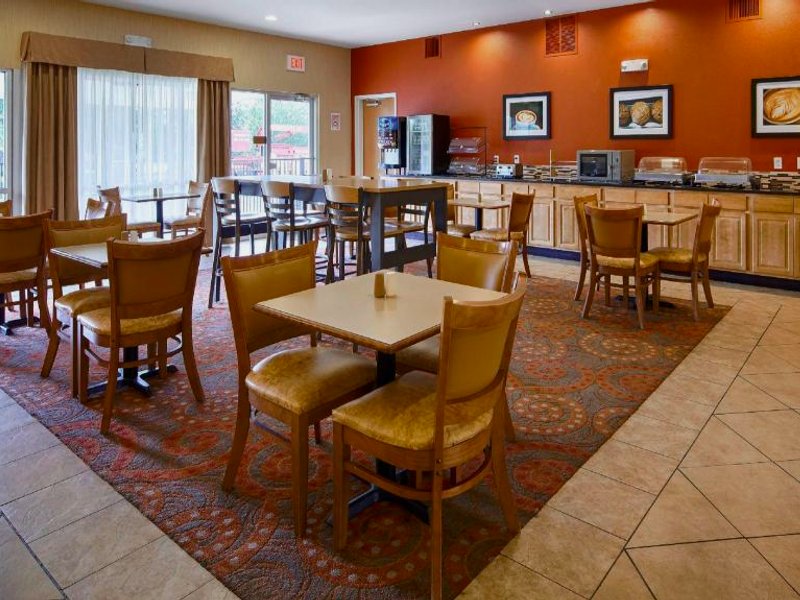 ベストウェスタン プラス ポンツーン ビーチ (Best Western Plus Pontoon Beach)の写真