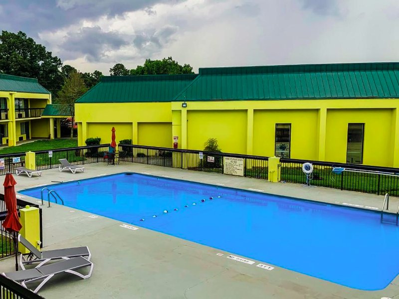 Red Carpet Inn and Suites Kinston NCの写真