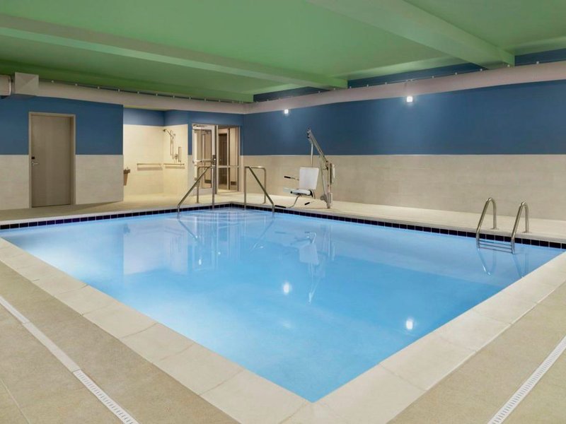 Holiday Inn Express & Suites Cincinnati South - Wilder By IHGの写真