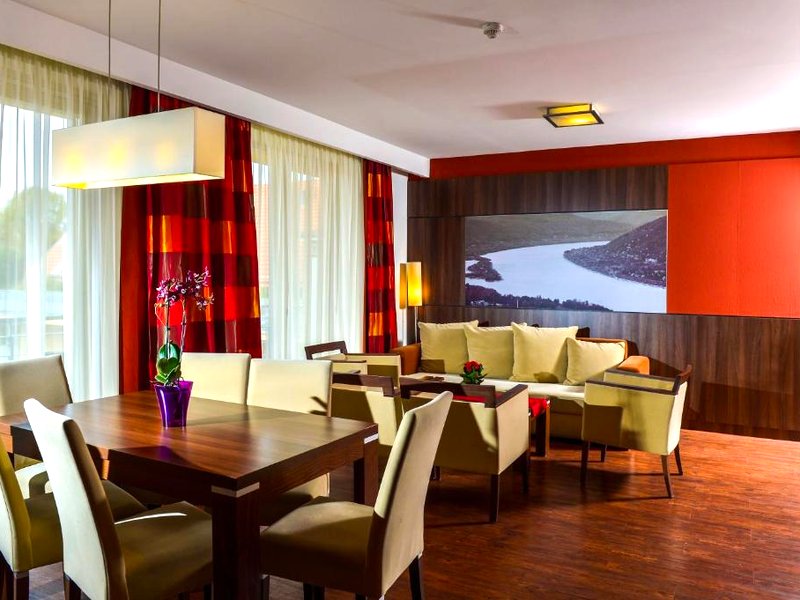 Royal Club Hotelの写真