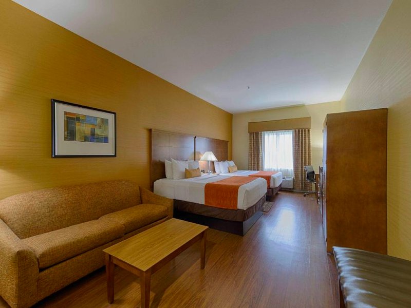 Best Western Plus Delta Inn & Suitesの写真