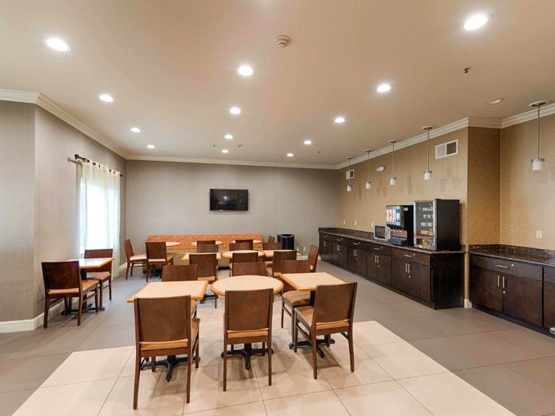 Best Western Plus Delta Inn & Suitesの写真