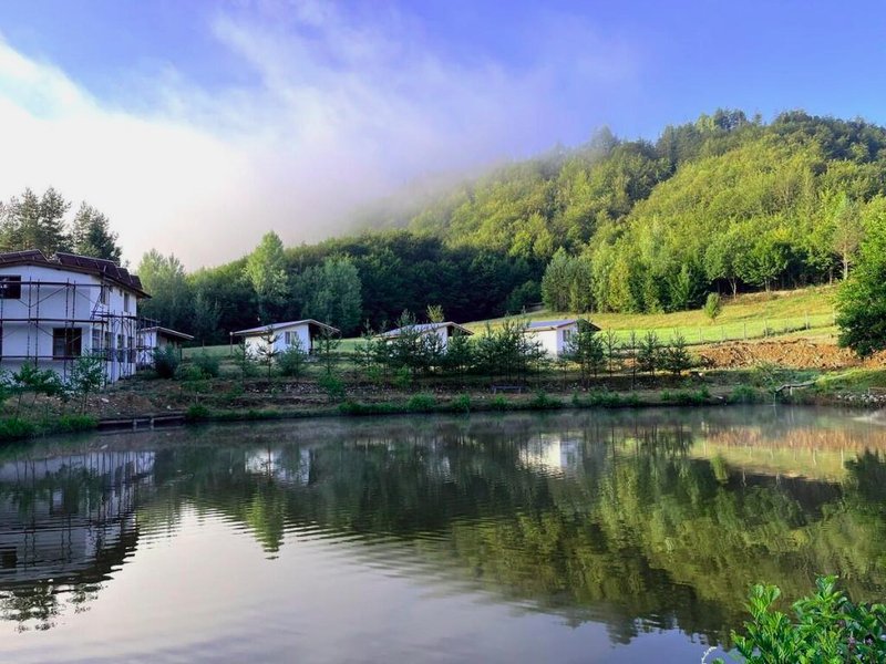 ［マダン］バンガロー（m²）｜ 5ベッドルーム／5バスルーム (Savaya Tribe Bungalows - private lake, mountain)の写真
