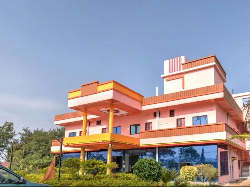 Hotel Nisarg Lodging And Restaurantの写真