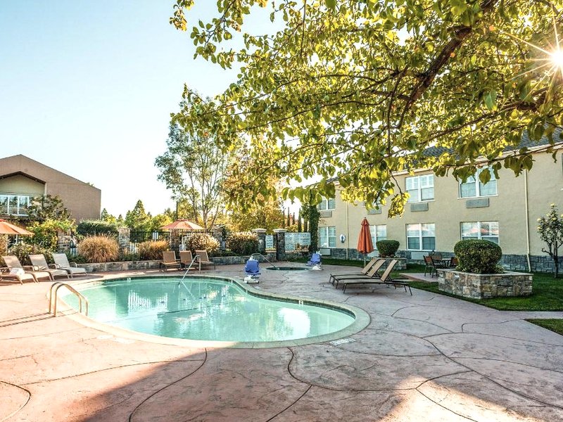 ホテル インディゴ ナパバレー バイ IHG (Hotel Indigo Napa Valley By IHG)の写真