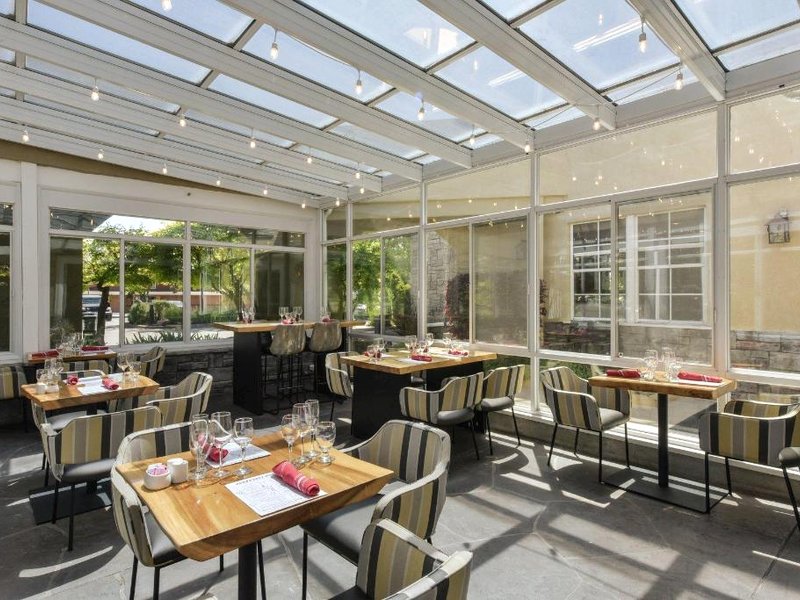 ホテル インディゴ ナパバレー バイ IHG (Hotel Indigo Napa Valley By IHG)の写真