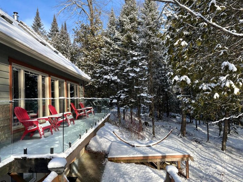 3bdrs Lakefront Chalet Peaceful Retreatの写真