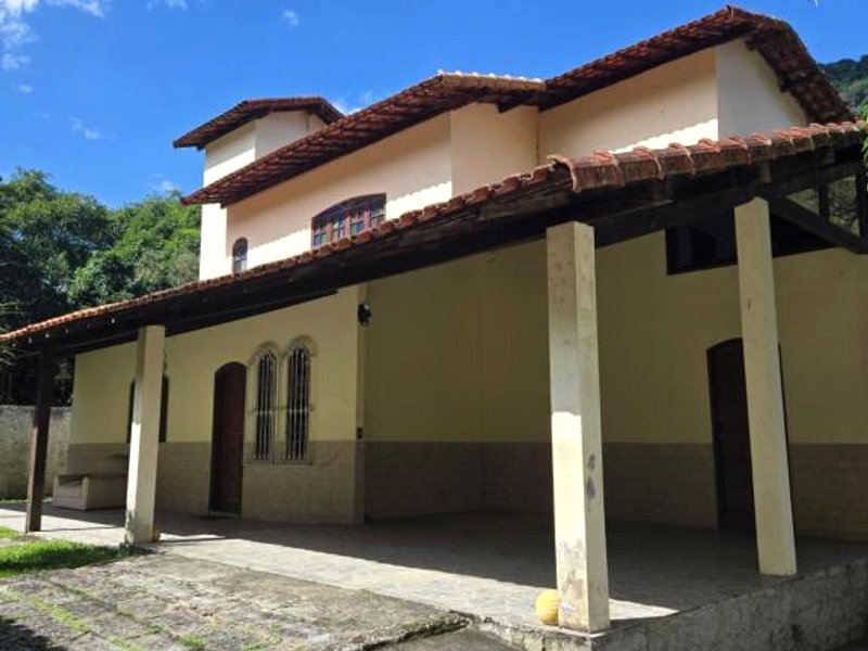 Casa na subida da Serra de Friburgo com Cachoeiraの写真