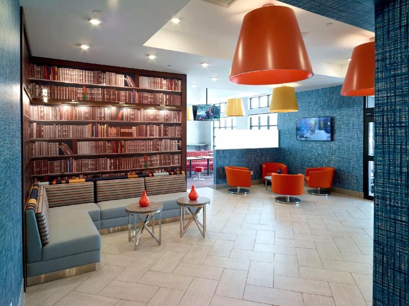 リブイン ホテル セントポール イースト / メープルウッド (LivINN Hotel St Paul East / Maplewood)の写真