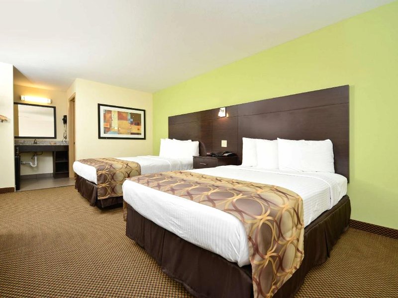 アメリカズ ベスト バリュー イン&スイーツ レイク チャールズ アット インターステート 210 イグジット 11 (Americas Best Value Inn & Suites Lake Charles at I-210 Exit 11)の写真