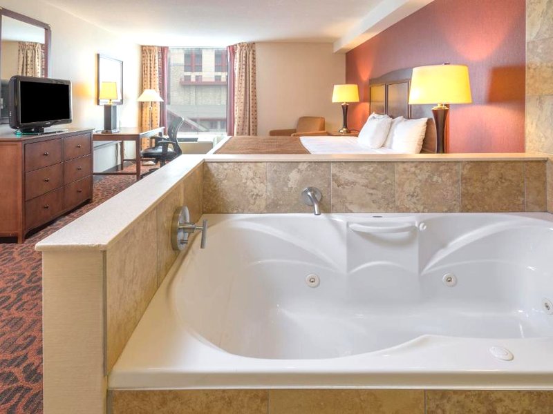ラマダ バイ ウィンダム ナイアガラ フォールズ フォールズビュー (Ramada by Wyndham Niagara Falls/Fallsview)の写真