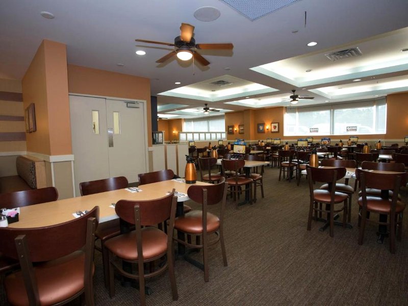 ラマダ バイ ウィンダム ナイアガラ フォールズ フォールズビュー (Ramada by Wyndham Niagara Falls/Fallsview)の写真