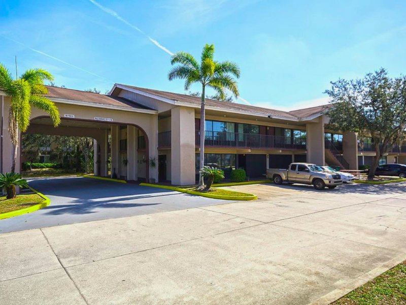 アメリカズ ベスト バリュー イン&スイーツ メルボルン (Americas Best Value Inn & Suites Melbourne)の写真
