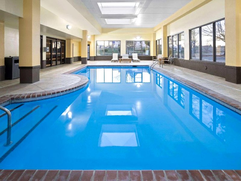 La Quinta Inn & Suites by Wyndham Mooresvilleの写真