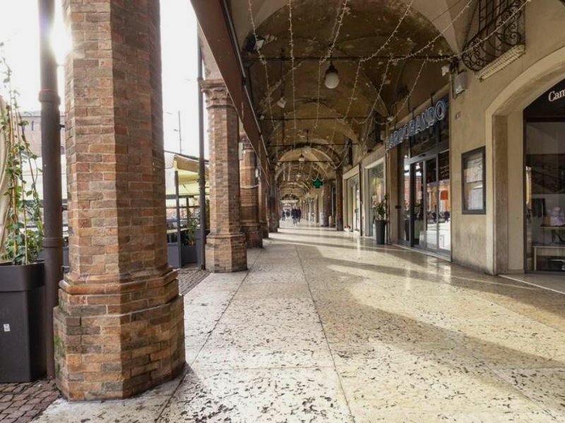 ［カルピ］アパートメント（50m²）｜ 1ベッドルーム／1バスルーム (Piazza Martiri-In pieno centro sotto al Castello)の写真