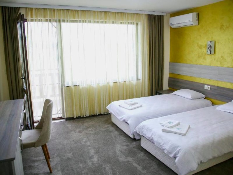 Хотел Чинар Кирковоの写真