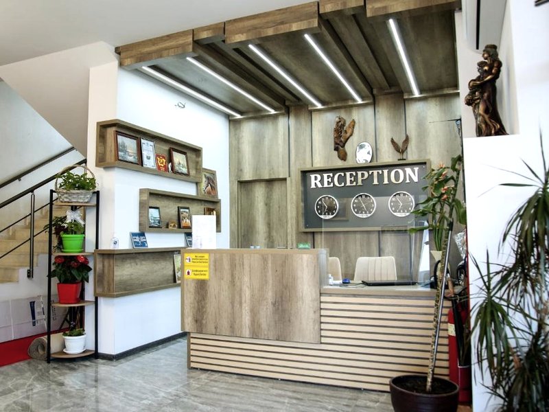 Хотел Чинар Кирковоの写真