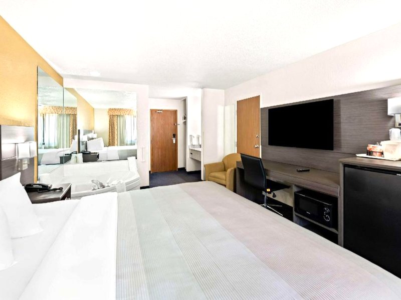 クオリティ イン (Quality Inn)の写真