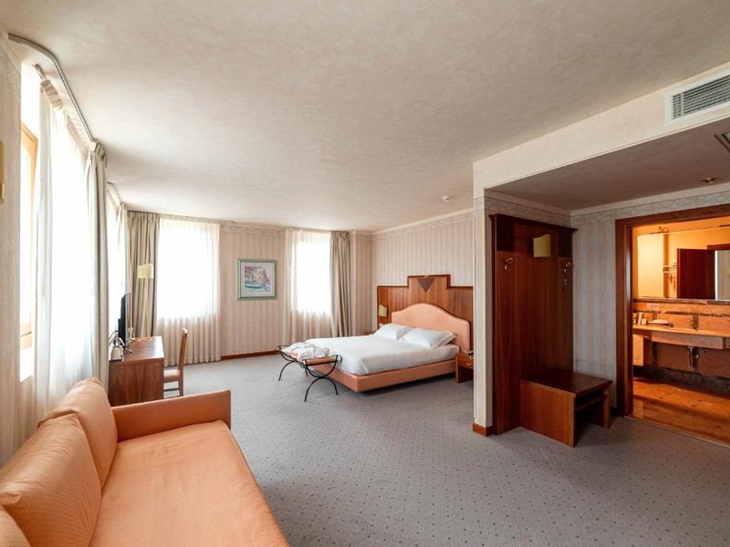 PHI Hotel Astoriaの写真