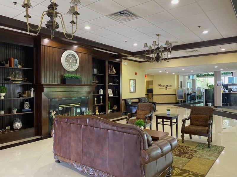 Clarion Hotel Conference Center on Lake Erieの写真