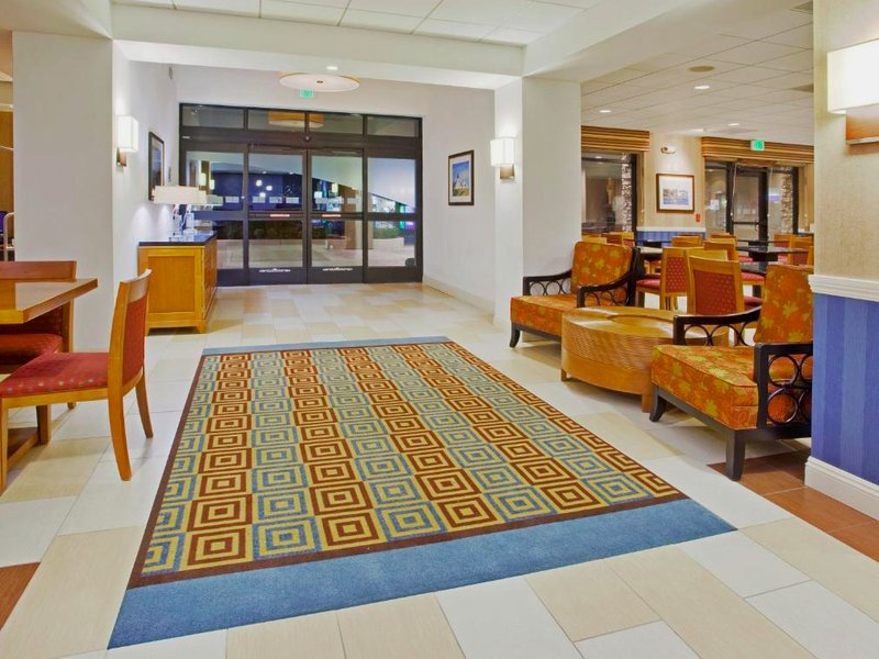 Holiday Inn Express Hotel & Suites Santa Cruz By IHGの写真