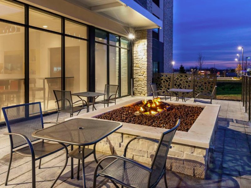 Holiday Inn Express and Suites Romeoville Joliet North By IHGの写真