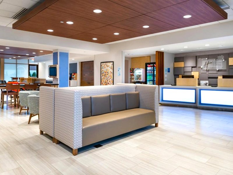 Holiday Inn Express and Suites Romeoville Joliet North By IHGの写真