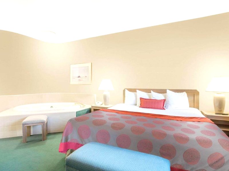 ラマダ バイ ウィンダム セントジョージ (Ramada by Wyndham St George)の写真