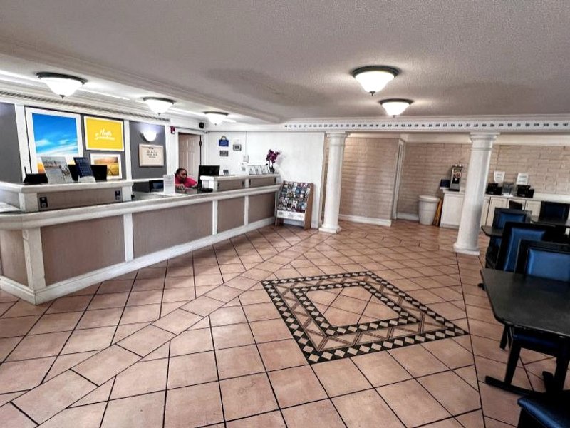 デイズ イン バイ ウィンダム サルファー ウェスト (Days Inn by Wyndham Sulphur West)の写真