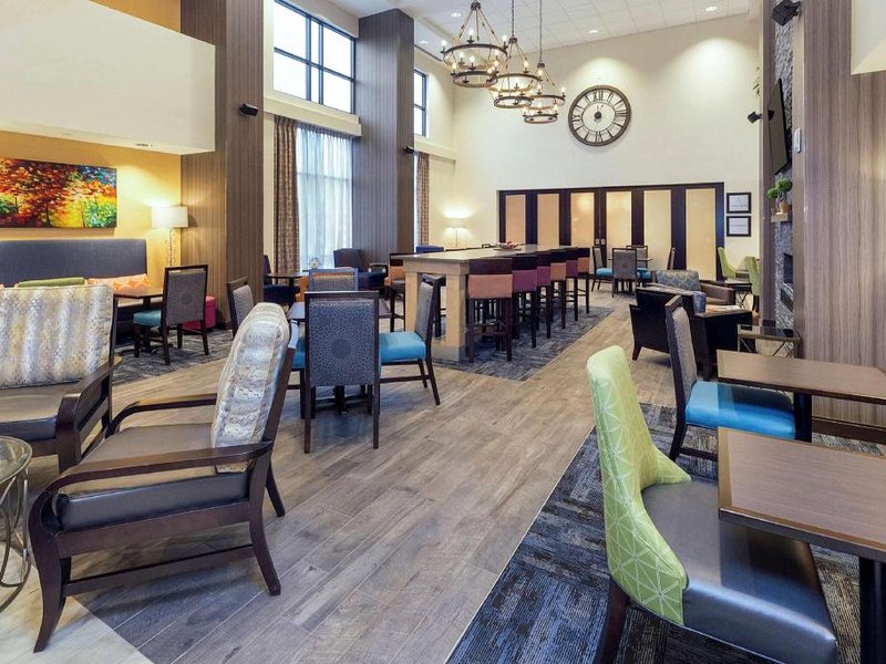 Hampton Inn & Suites West Morgantown University Towne Centreの写真