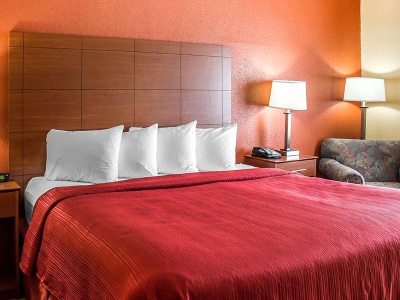Quality Inn Manitowocの写真