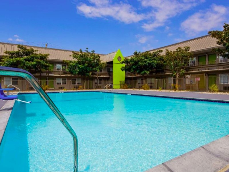 シュアステイ プラス ホテル バイ ベストウェスタン ポイント リッチモンド (SureStay Plus Hotel by Best Western Point Richmond)の写真