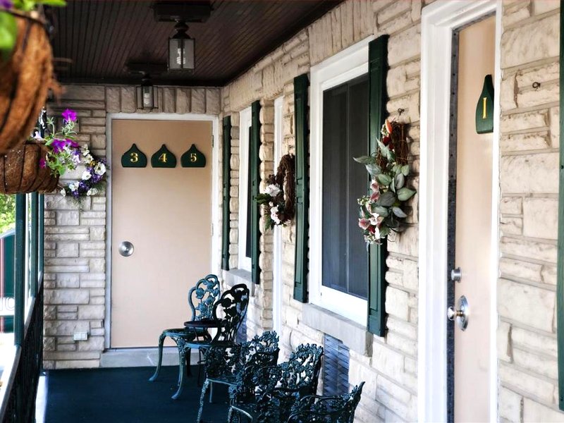 Simmons Motel and Suitesの写真