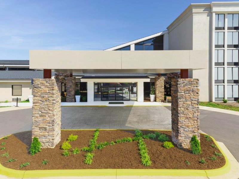 Holiday Inn Roanoke - Valley View By IHGの写真