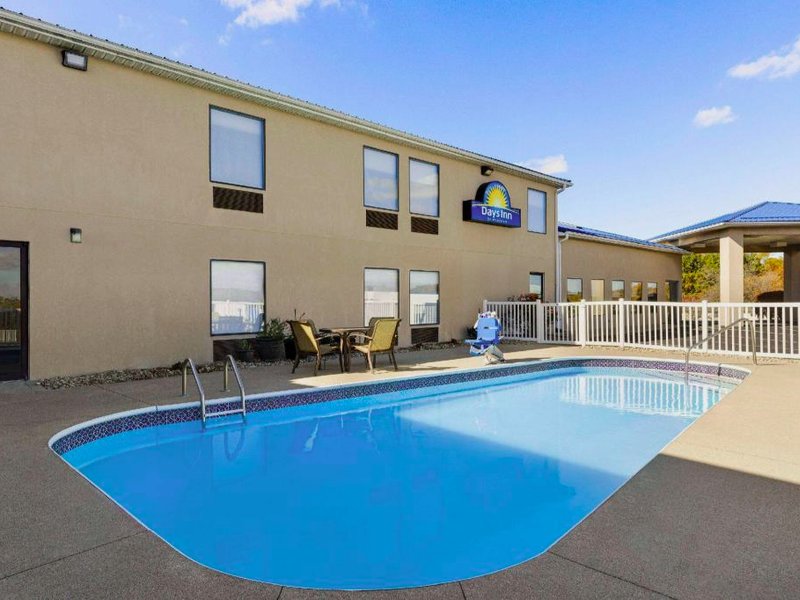 デイズ イン バイ ウィンダム ヒルズボロ (Days Inn by Wyndham Hillsboro)の写真