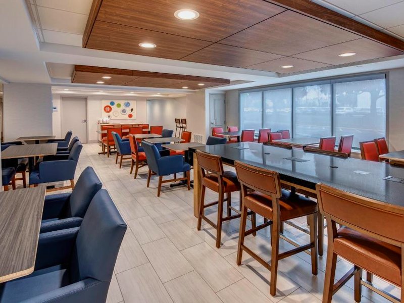 Holiday Inn Express & Suites West Long Branch - Eatontown By IHGの写真