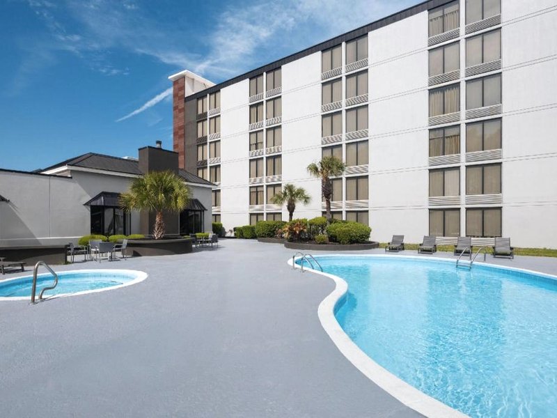 ラ キンタ イン ＆ スイーツ バイ ウィンダム マートル ビーチ (La Quinta Inn & Suites by Wyndham Myrtle Beach)の写真