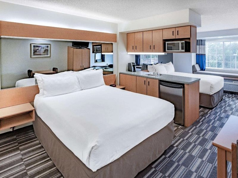 マイクロテル イン&スイーツ バイ ウインダム プラッツバーグ (Microtel Inn & Suites by Wyndham Plattsburgh)の写真