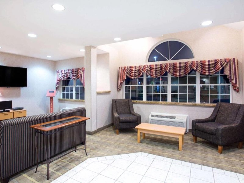 マイクロテル イン&スイーツ バイ ウインダム プラッツバーグ (Microtel Inn & Suites by Wyndham Plattsburgh)の写真