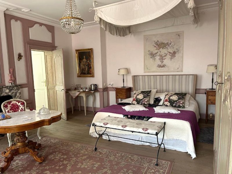 Le Chateau de Failloux, Chambres d hotes,Piscine interieureの写真