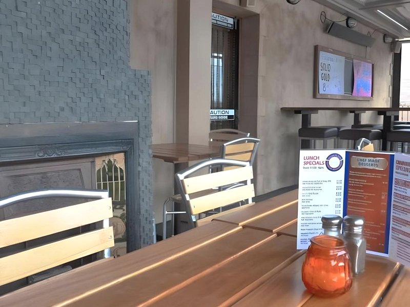 シェナニガンズ アット ザ インペリアル ホテル (Shenanigans At The Imperial Hotel)の写真