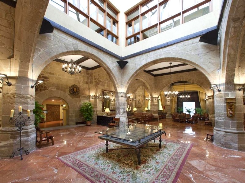 パラドール デ サント ドミンゴ デ ラ カルサダ (Parador de Santo Domingo de la Calzada)の写真