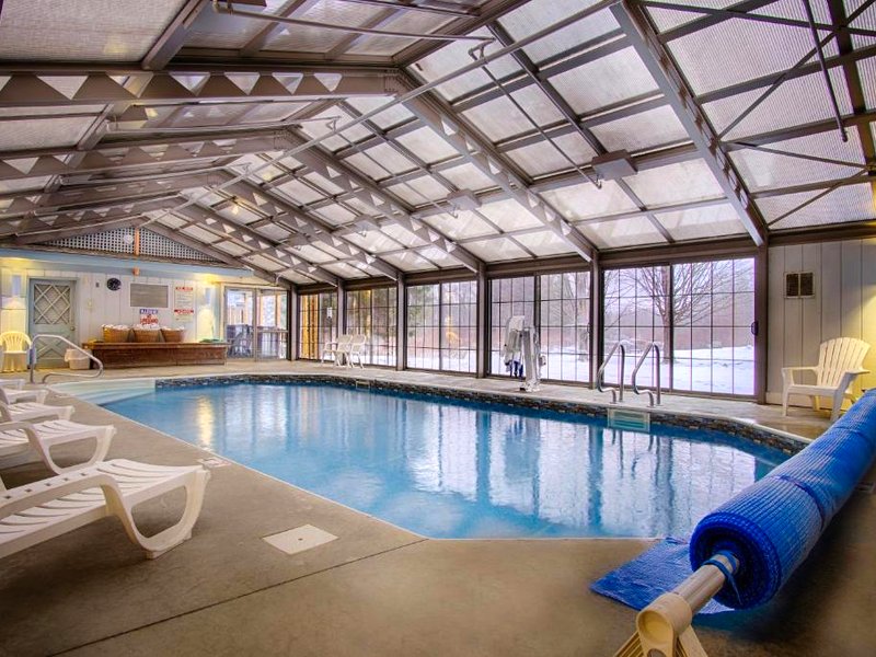 サン & スキー イン アンド スイーツ (Sun & Ski Inn and Suites)の写真
